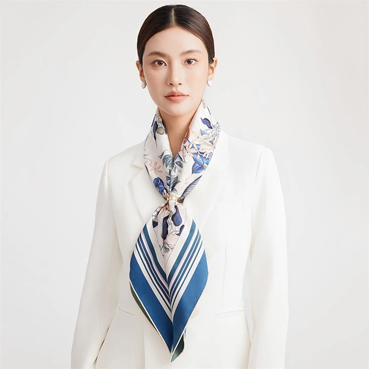China Custom Lady Silk Scarf