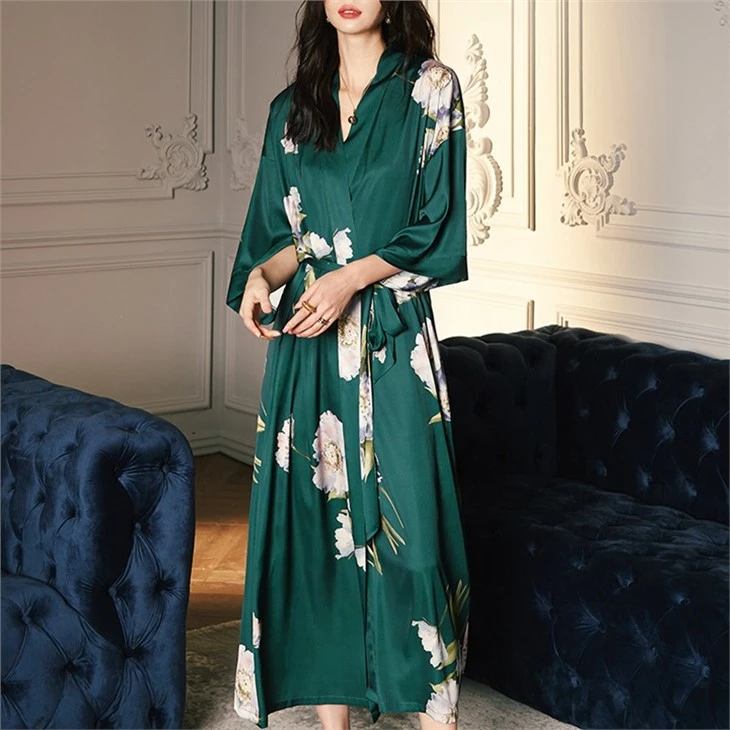 Custom Printing Light Luxury Home Silk Pajamas
